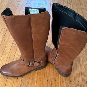 Brown Low Heeled Leather Boots